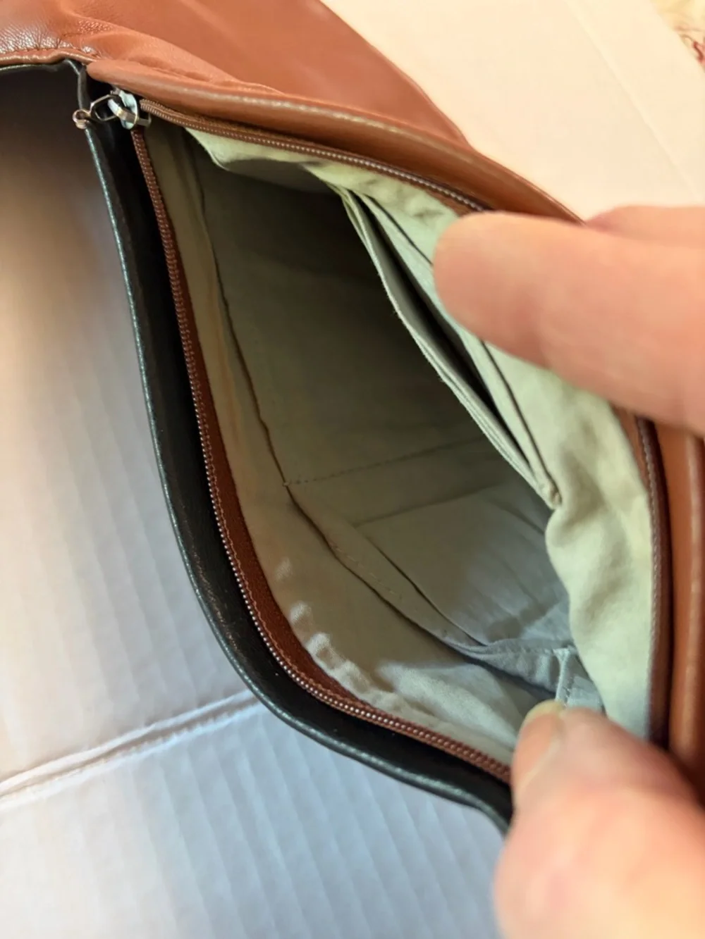 Sash Bag Reversible Black Cognac Brown Vegan Leather Crossbody Sling EUC - Picture 12 of 14